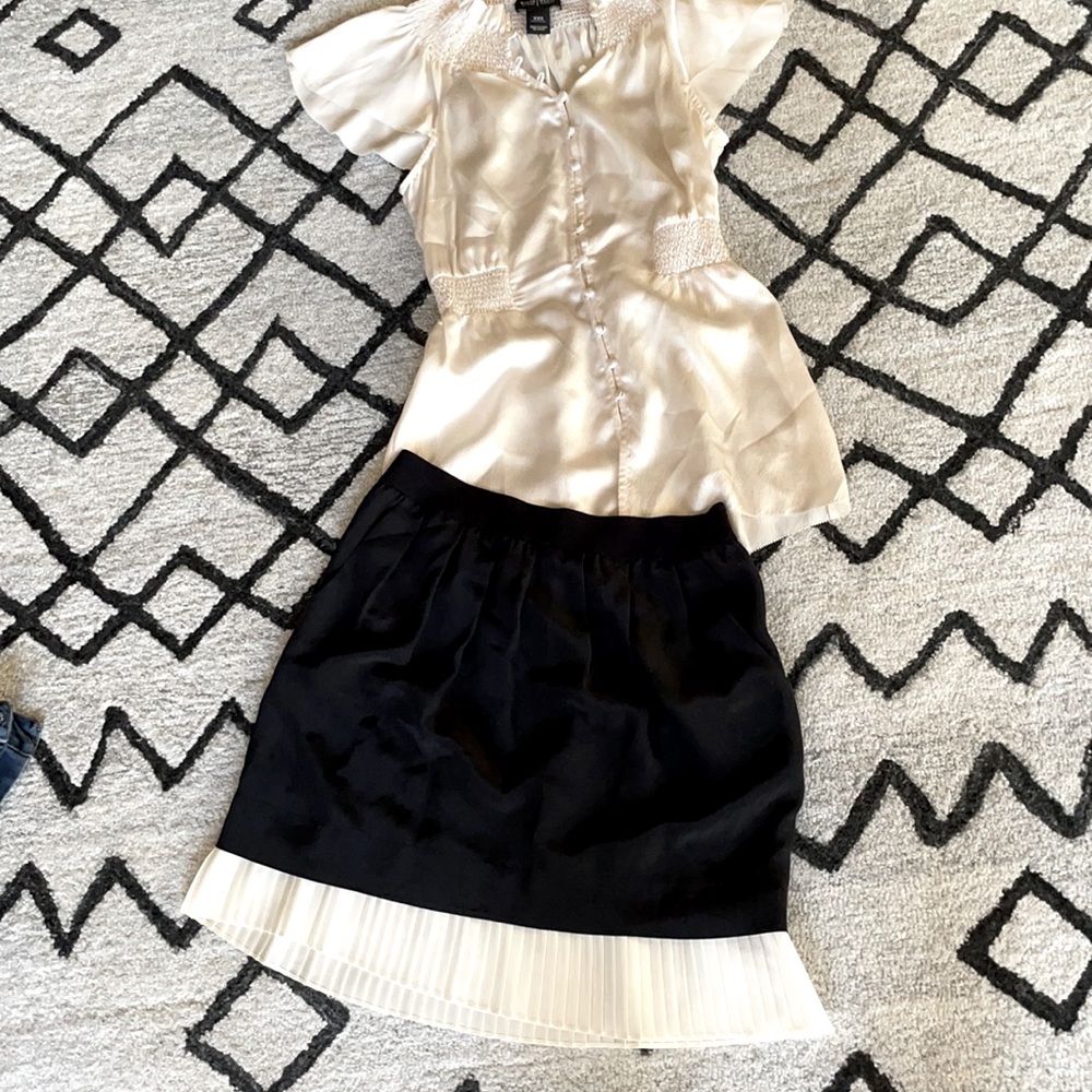 BCBG Maxazria 100% silk skirt